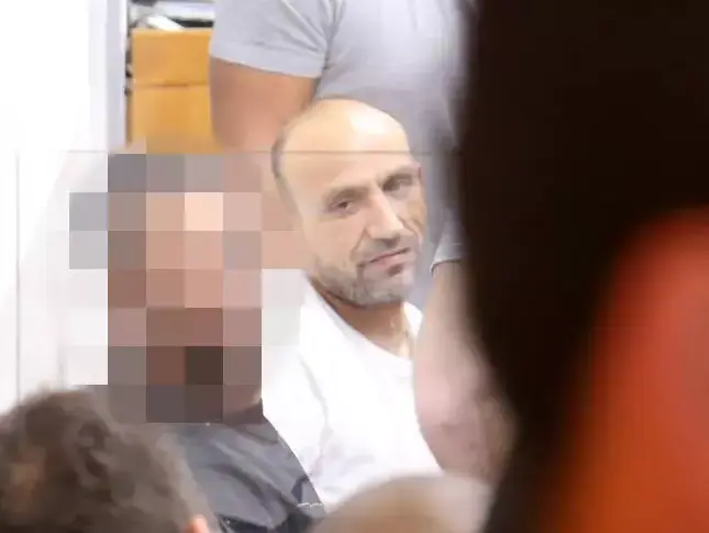 עקא ראש ארגון פשע שחשוד בפרשת 512 של ארגון הפשע אברג'יל, בלה"ב 433. מאי 2015 (פול צלמים , צילום: מוטי קמחי) עקא ראש ארגון פשע שחשוד בפרשת 512 של ארגון הפשע אברג'יל, בלה"ב 433. מאי 2015 (פול צלמים , צילום: מוטי קמחי)