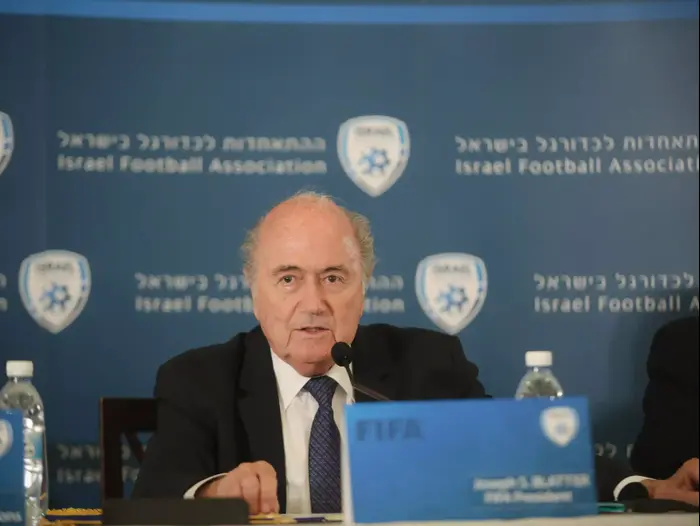 נשיא פיפ"א ספ בלאטר (נועם מושקוביץ) נשיא פיפ"א ספ בלאטר (נועם מושקוביץ)