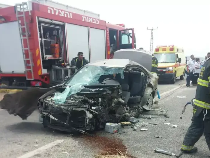 אדם אחד נהרג וחמישה נפצעו קל בתאונה בכביש 71 שבצפון (יח"צ , דוברות כבאות והצלה מחוז צפון) אדם אחד נהרג וחמישה נפצעו קל בתאונה בכביש 71 שבצפון (יח"צ , דוברות כבאות והצלה מחוז צפון)