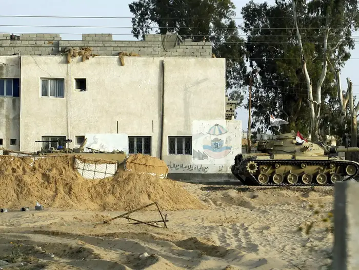 כוחות צבא מצרים באזור אל-עריש, צפון סיני, מאי 2015 (רויטרס) כוחות צבא מצרים באזור אל-עריש, צפון סיני, מאי 2015 (רויטרס)