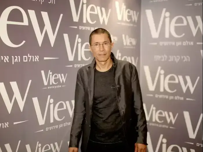 כיתוב: הבעלים של בית"ר ירושלים אלי טביב (יח"צ) כיתוב: הבעלים של בית"ר ירושלים אלי טביב (יח"צ)