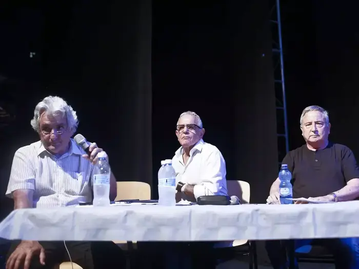 כנס האמנים (מגד גוזני) כנס האמנים (מגד גוזני)