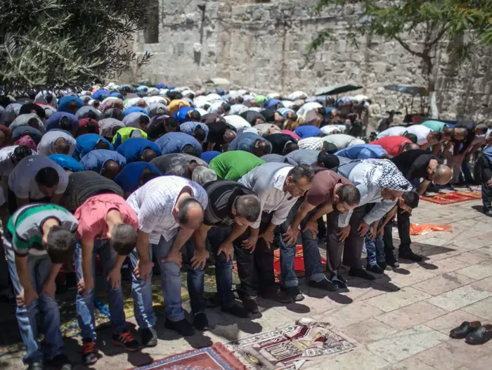 העיר העתיקה בירושלים התלבשה חג לכבוד הרמדאן, יוני 2015 (נועם מושקוביץ) העיר העתיקה בירושלים התלבשה חג לכבוד הרמדאן, יוני 2015 (נועם מושקוביץ)