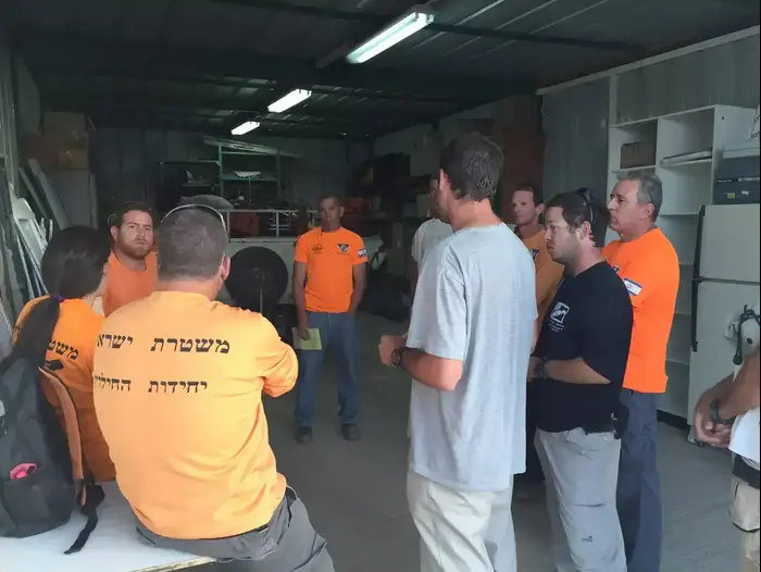 אנשי יחידת חילוץ הר הנגב של המחוז הדרומי במשטרה (חטיבת דובר המשטרה , יחידת חילוץ הר הנגב של המחוז הדרומי במשטרה) אנשי יחידת חילוץ הר הנגב של המחוז הדרומי במשטרה (חטיבת דובר המשטרה , יחידת חילוץ הר הנגב של המחוז הדרומי במשטרה)