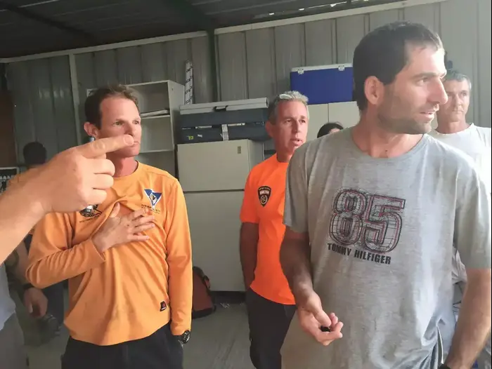 אנשי יחידת חילוץ הר הנגב של המחוז הדרומי במשטרה (חטיבת דובר המשטרה , יחידת חילוץ הר הנגב של המחוז הדרומי במשטרה) אנשי יחידת חילוץ הר הנגב של המחוז הדרומי במשטרה (חטיבת דובר המשטרה , יחידת חילוץ הר הנגב של המחוז הדרומי במשטרה)
