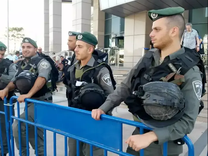 הפגנת יוצאי אתיופיה, תל אביב, 22 ביוני 2015 (ראובן קסטרו) הפגנת יוצאי אתיופיה, תל אביב, 22 ביוני 2015 (ראובן קסטרו)