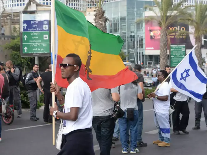 הפגנת יוצאי אתיופיה, תל אביב, 22 ביוני 2015 (ראובן קסטרו) הפגנת יוצאי אתיופיה, תל אביב, 22 ביוני 2015 (ראובן קסטרו)