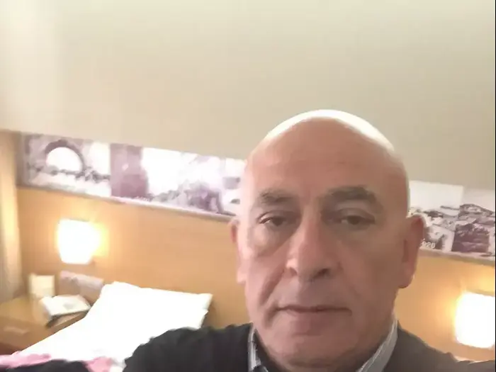 ח"כ באסל גאטס לפני יציאת המשט לעזה, יוני 2015 (מערכת וואלה! NEWS , ללא קרדיט) ח"כ באסל גאטס לפני יציאת המשט לעזה, יוני 2015 (מערכת וואלה! NEWS , ללא קרדיט)