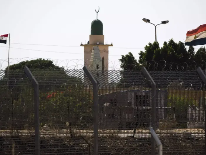 עמדות של צבא מצרים בגבול ישראל, יולי 2015 (רויטרס) עמדות של צבא מצרים בגבול ישראל, יולי 2015 (רויטרס)