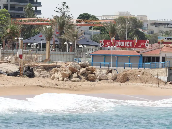 אזור הטיילת, נהריה, יולי 2015 (אדריאן הרבשטיין)