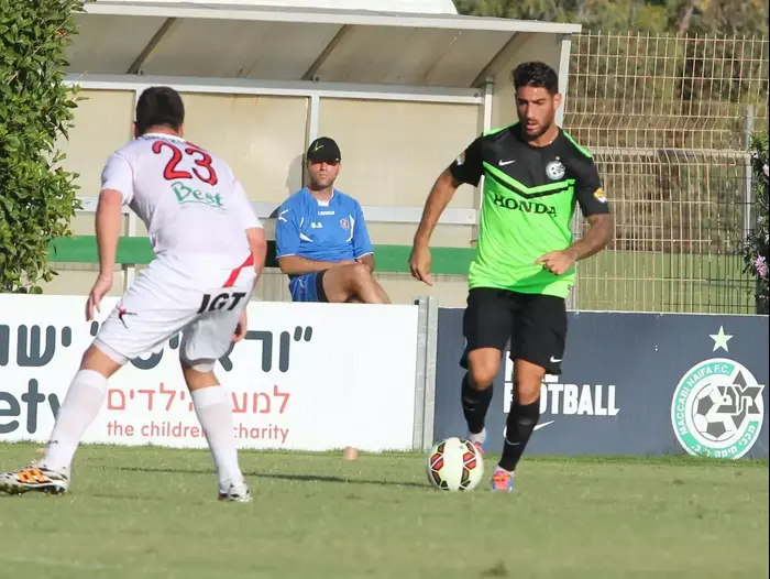 אלירן עטר שחקן מכבי חיפה (אדריאן הרבשטיין) אלירן עטר שחקן מכבי חיפה (אדריאן הרבשטיין)