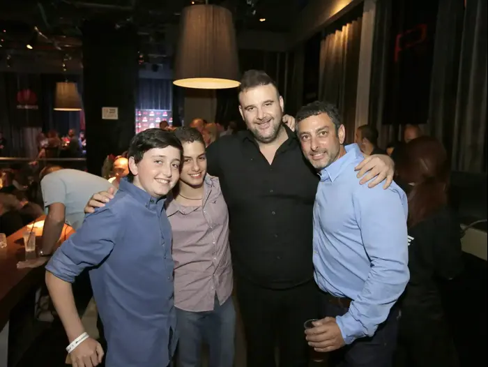 השקת טלפון וואווי (יח"צ) השקת טלפון וואווי (יח"צ)