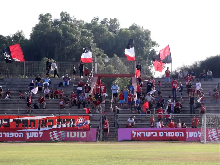 אוהדי הפועל חיפה (קובי אליהו) אוהדי הפועל חיפה (קובי אליהו)