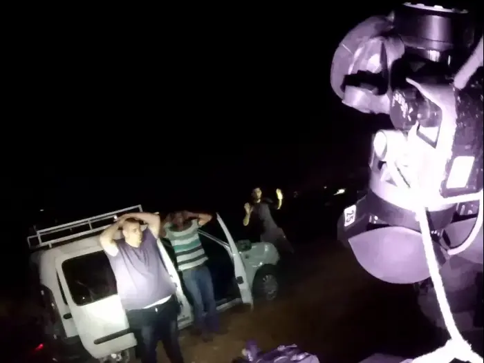 תיעוד: לוחמי הימ"מ עוצרים את רוצחו של דני גונן (צילום מסך) תיעוד: לוחמי הימ"מ עוצרים את רוצחו של דני גונן (צילום מסך)