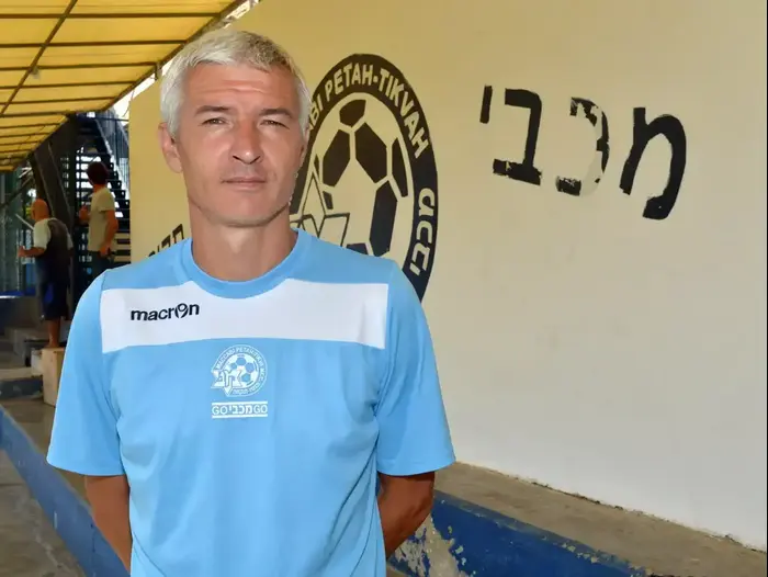 מוראד מגמאדוב, מכבי פתח תקוה (ניב אהרונסון) מוראד מגמאדוב, מכבי פתח תקוה (ניב אהרונסון)