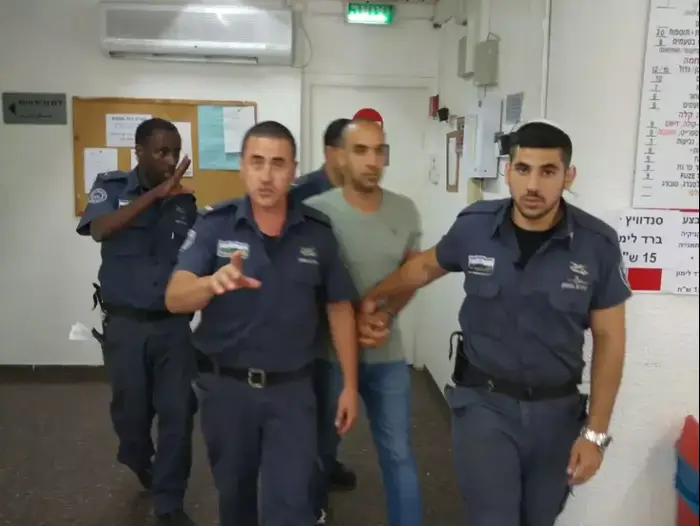 חן יצחקיאן בן 30 מפרדסיה, מואשם בדריסה ופציעה של תושבת חדרה בת 38 בחוף חדרה. יולי 2015 (שלומי גבאי) חן יצחקיאן בן 30 מפרדסיה, מואשם בדריסה ופציעה של תושבת חדרה בת 38 בחוף חדרה. יולי 2015 (שלומי גבאי)
