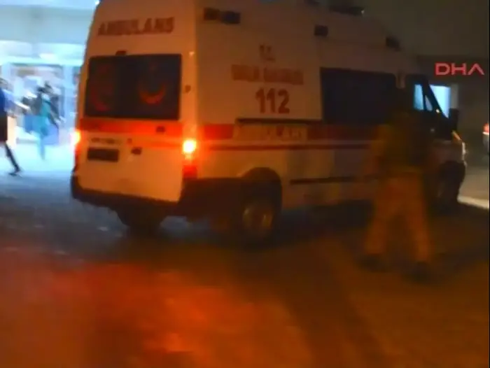 טורקיה: שני חיילים נהרגו ועשרות נפצעו בפיגוע של המחתרת הכורדית (צילום מסך) טורקיה: שני חיילים נהרגו ועשרות נפצעו בפיגוע של המחתרת הכורדית (צילום מסך)