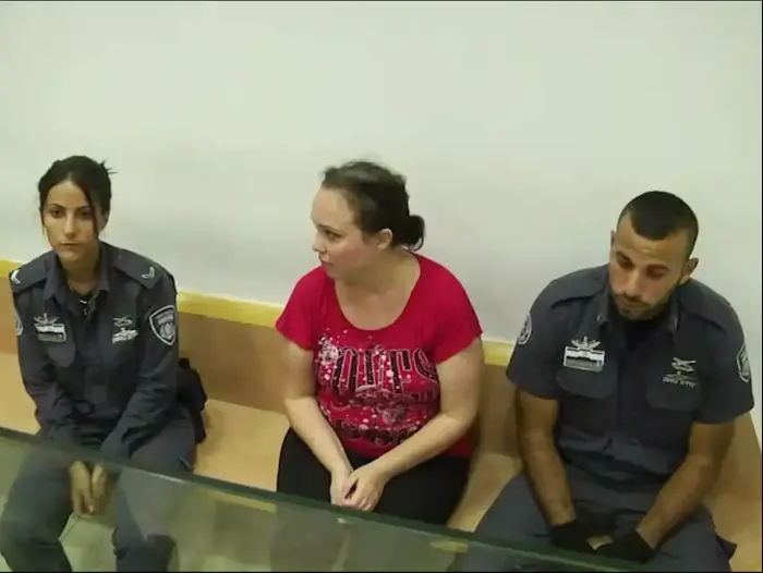 אישום: תושבת דימונה התחזתה לסוכנת נסיעות והונתה עשרות לקוחות (דוד קורן) אישום: תושבת דימונה התחזתה לסוכנת נסיעות והונתה עשרות לקוחות (דוד קורן)