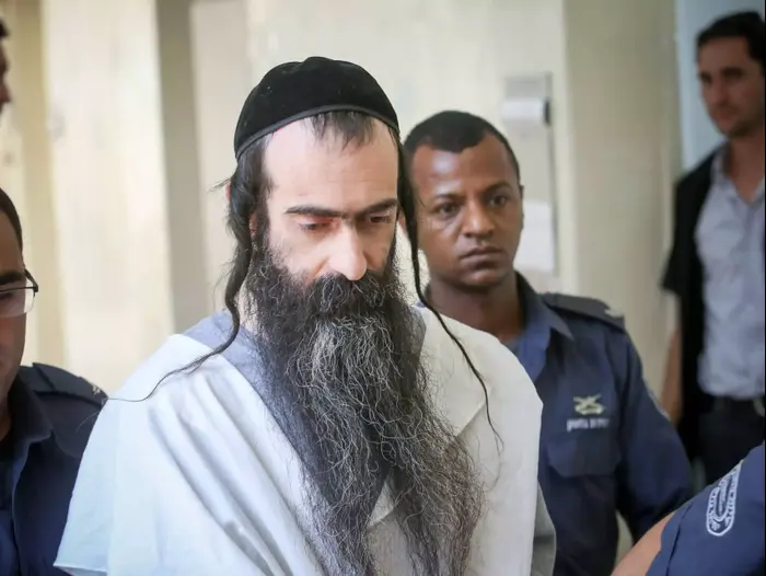 ישי שליסל, דיון בעניין סדיקה פסיכיאטרית לרוצח שירה בנקי, 5 באוגוסט 2015 (נועם מושקוביץ) ישי שליסל, דיון בעניין סדיקה פסיכיאטרית לרוצח שירה בנקי, 5 באוגוסט 2015 (נועם מושקוביץ)