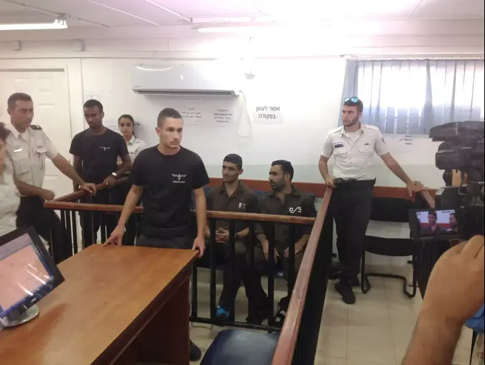 כתב אישום לרוצחי דן גונן, מחנה עופר, 17 באוגוסט 2015 (מערכת וואלה! NEWS) כתב אישום לרוצחי דן גונן, מחנה עופר, 17 באוגוסט 2015 (מערכת וואלה! NEWS)