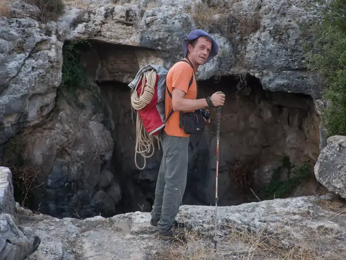 חבורות נכנסות למערות נסתרות בבית אריה, 2015 (יותם רונן) חבורות נכנסות למערות נסתרות בבית אריה, 2015 (יותם רונן)