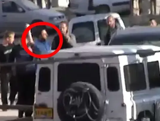 התיעוד שהוביל לאישום: פעיל הימין נעם פדרמן ובנו משחיתים כלי רכב של פלסטינים (ספק 500) התיעוד שהוביל לאישום: פעיל הימין נעם פדרמן ובנו משחיתים כלי רכב של פלסטינים (ספק 500)