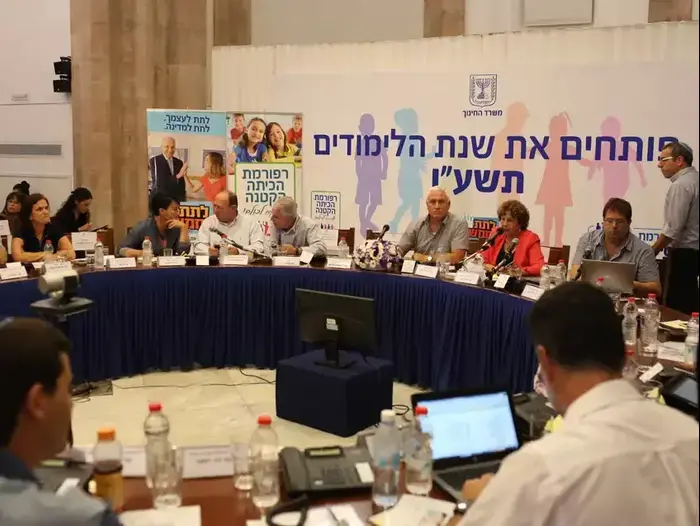 חמ"ל משרד החינוך, אוגוסט 2015 (נועם מושקוביץ) חמ"ל משרד החינוך, אוגוסט 2015 (נועם מושקוביץ)