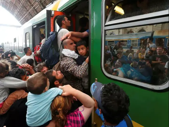 פליטים בתחנת הרכבת בבודפשט, 3 בספטמבר 2015 (רויטרס)