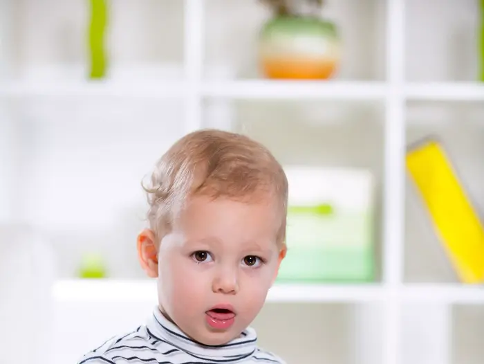 ילד אוכל דבש (ShutterStock) ילד אוכל דבש (ShutterStock)