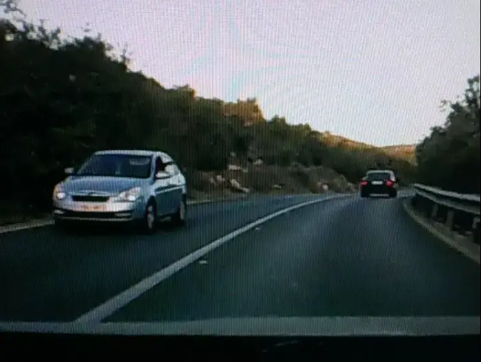 רכב שנפגע מיידוי אבנים בגזרת חטיבת מנשה (צילום מסך)