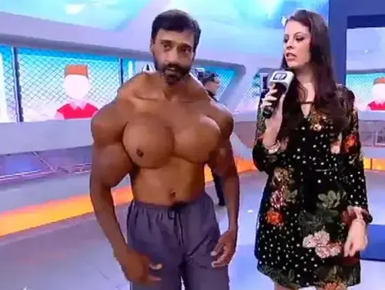 פיתוח שרירים מוגזם (צילום מסך , יוטיוב) פיתוח שרירים מוגזם (צילום מסך , יוטיוב)