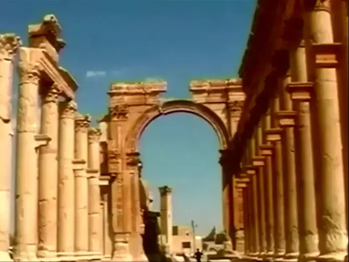 שער הניצחון בתדמור שבסוריה, שאותו פוצצו אנשי דאעש (רויטרס) שער הניצחון בתדמור שבסוריה, שאותו פוצצו אנשי דאעש (רויטרס)