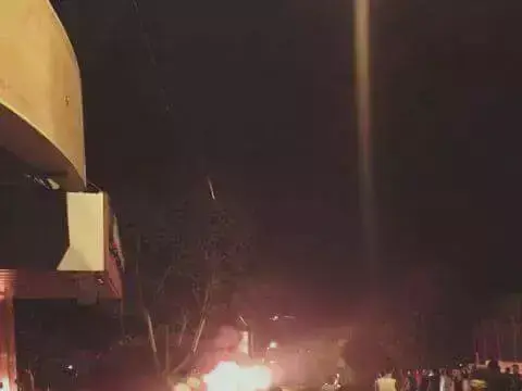 חסידי ברסלב נכנסו למתחם קבר יוסף בשכם, אוקטובר 2015 (אתר רשמי , חדשות בזמן אמת) חסידי ברסלב נכנסו למתחם קבר יוסף בשכם, אוקטובר 2015 (אתר רשמי , חדשות בזמן אמת)