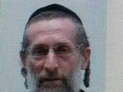 הרב אליהו דילבסקי, חשוד בבעילת קטינה, תקיפה ואיומים, אוקטובר 2015 (צילום מסך) הרב אליהו דילבסקי, חשוד בבעילת קטינה, תקיפה ואיומים, אוקטובר 2015 (צילום מסך)