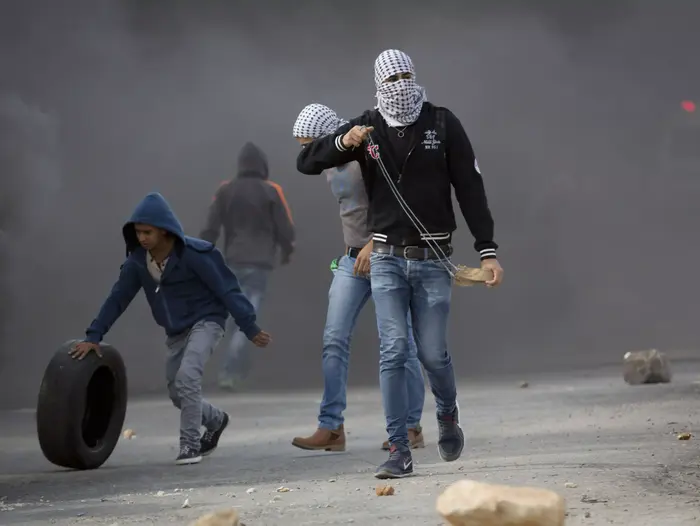 מהומות סמוך לרמאללה, 3 בנובמבר 2015 (AP) מהומות סמוך לרמאללה, 3 בנובמבר 2015 (AP)