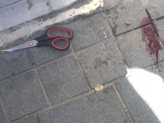 המספריים ששימשו את המחבלות בפיגוע דקירה ברחוב יפו, ירושלים. נובמבר 2015 (מערכת וואלה! NEWS) המספריים ששימשו את המחבלות בפיגוע דקירה ברחוב יפו, ירושלים. נובמבר 2015 (מערכת וואלה! NEWS)