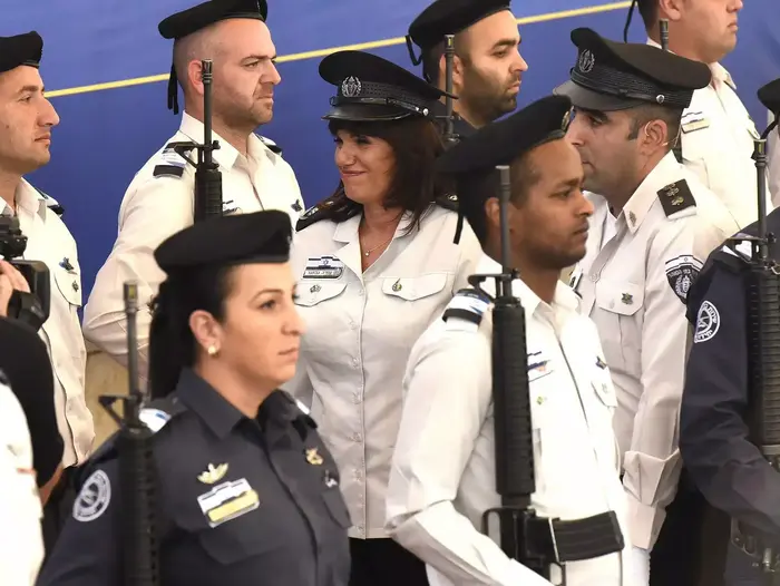 רב-גונדר עופרה קלינגר, נציבת שירות בתי הסוהר, 23 בנובמבר 2015 (ראובן קסטרו) רב-גונדר עופרה קלינגר, נציבת שירות בתי הסוהר, 23 בנובמבר 2015 (ראובן קסטרו)