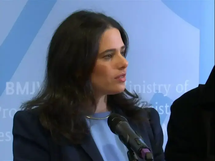 שרת המשפטים לעמיתה הגרמני: "סימון המוצרים נותן לגיטימציה לחרם על ישראל" (רויטרס) שרת המשפטים לעמיתה הגרמני: "סימון המוצרים נותן לגיטימציה לחרם על ישראל" (רויטרס)