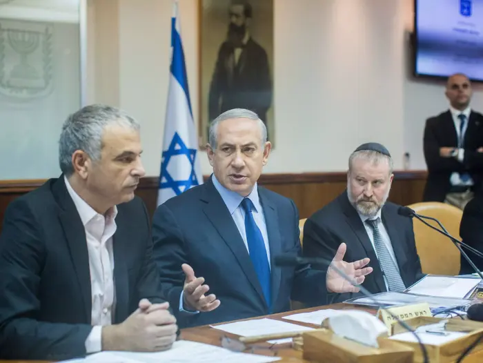 ישיבת ממשלה משרד רה"מ 13.12.15 (פול צלמים , יונתן זינדל/פלאש90) ישיבת ממשלה משרד רה"מ 13.12.15 (פול צלמים , יונתן זינדל/פלאש90)