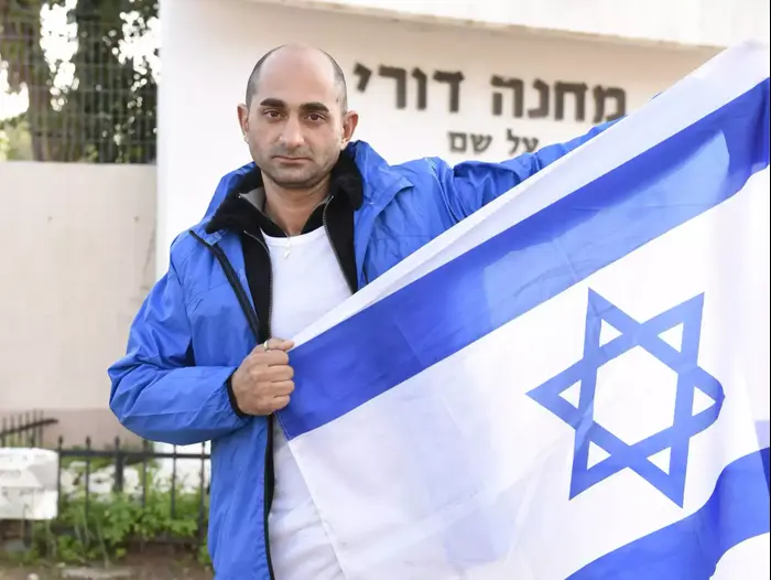 יוני זרקא, עולה חדש מצרפת המעוניין להתגייס לצה"ל. 15 בדצמבר 2015 (ראובן קסטרו) יוני זרקא, עולה חדש מצרפת המעוניין להתגייס לצה"ל. 15 בדצמבר 2015 (ראובן קסטרו)
