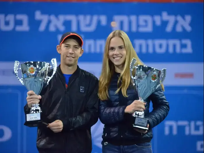 הטניסאים דודי סלע, אולגה פרידמן (ניב אהרונסון) הטניסאים דודי סלע, אולגה פרידמן (ניב אהרונסון)