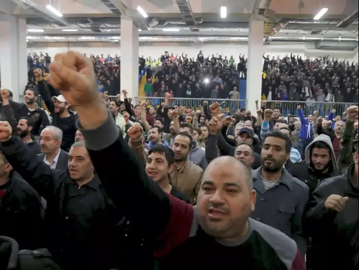 מזכ"ל חיזבאללה חסן נסראללה נואם לציון שבוע לחיסולו של סמיר קונטאר, 27 בדצמבר 2015 (רויטרס) מזכ"ל חיזבאללה חסן נסראללה נואם לציון שבוע לחיסולו של סמיר קונטאר, 27 בדצמבר 2015 (רויטרס)