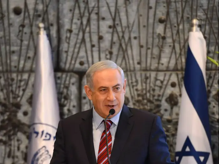 ראש הממשלה בנימין נתניהו ונשיא המדינה ראובן ריבלין בטקס עובדים מצטיינים ל-2015 (לשכת העיתונות הממשלתית , חיים צח) ראש הממשלה בנימין נתניהו ונשיא המדינה ראובן ריבלין בטקס עובדים מצטיינים ל-2015 (לשכת העיתונות הממשלתית , חיים צח)
