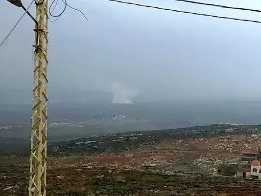 צה"ל מפגיז מטרות חיזבאללה בגבול הצפון, חוות שבעא לבנון, ינואר 2016 (צילום מסך , מטוויטר) צה"ל מפגיז מטרות חיזבאללה בגבול הצפון, חוות שבעא לבנון, ינואר 2016 (צילום מסך , מטוויטר)