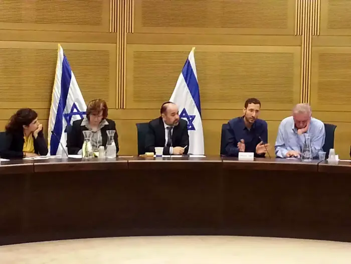 ועדת החינוך של הכנסת על התבטאויות המרצים כלפי השרה שקד (יח"צ , דוברות ח"כ יעקב מרגי) ועדת החינוך של הכנסת על התבטאויות המרצים כלפי השרה שקד (יח"צ , דוברות ח"כ יעקב מרגי)