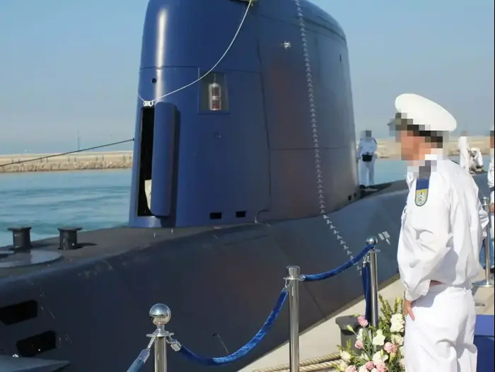 הצוללת אח"י רהב מגיעה אל נמל חיפה 12 ינואר 2016 (אדריאן הרבשטיין) הצוללת אח"י רהב מגיעה אל נמל חיפה 12 ינואר 2016 (אדריאן הרבשטיין)