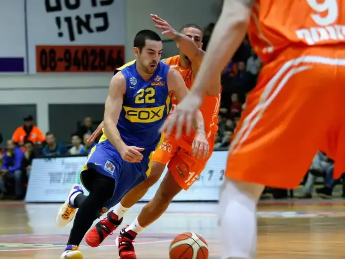 טיילור רוצ'סטי מכבי תל אביב (יוסי ציפקיס) טיילור רוצ'סטי מכבי תל אביב (יוסי ציפקיס)