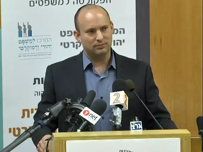 בנט על מפגש ח"כים ערבים עם משפחות מחבלים: "כתם שחור" (מאצ'י הוף ) בנט על מפגש ח"כים ערבים עם משפחות מחבלים: "כתם שחור" (מאצ'י הוף )