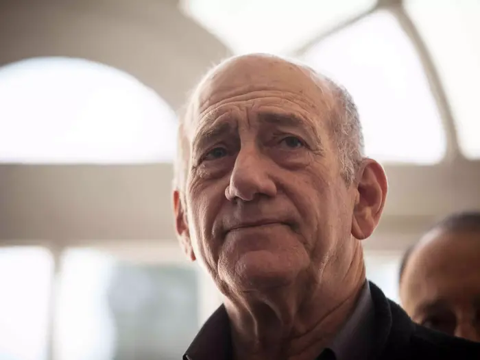 אהוד אולמרט, בית משפט השלום ירושלים. 10 בפברואר 2016 (נועם מושקוביץ) אהוד אולמרט, בית משפט השלום ירושלים. 10 בפברואר 2016 (נועם מושקוביץ)