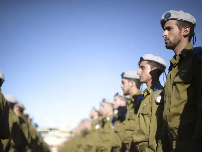טקס סיום קורס קצינים אחוד מחזור 44, בה"ד 1. פברואר 2016 (דובר צה"ל) טקס סיום קורס קצינים אחוד מחזור 44, בה"ד 1. פברואר 2016 (דובר צה"ל)